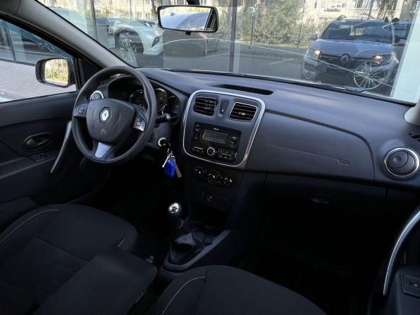 Renault Sandero II с пробегом 2017 года, цена 995 000 рублей, 97226 км, хэтчбек, Автокод Объявления