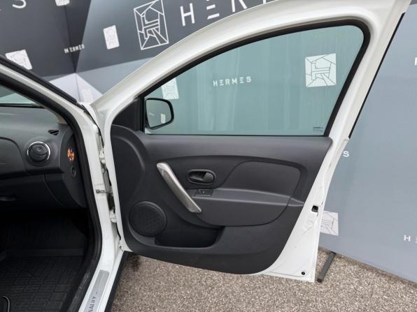 Renault Sandero II Рестайлинг с пробегом 2021 года, цена 1 199 000 рублей, 94014 км, хэтчбек, Автокод Объявления