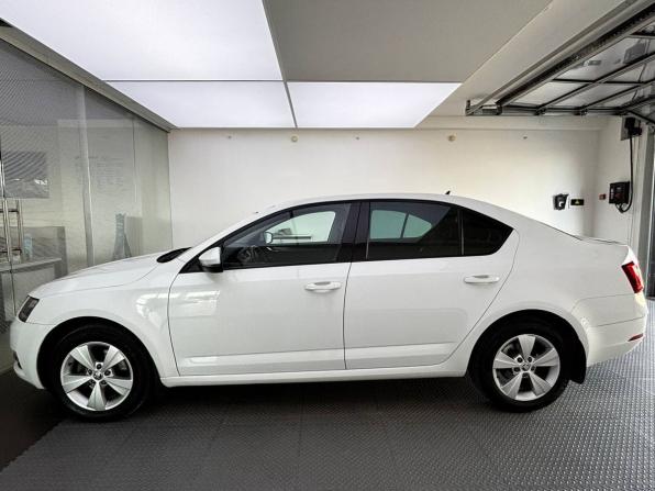 Skoda Octavia III (A7) Рестайлинг с пробегом 2018 года, цена 1 995 000 рублей, 134213 км, лифтбек, Автокод Объявления