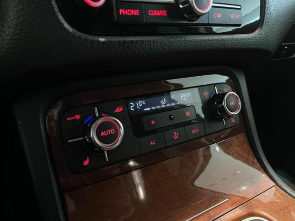 Volkswagen Touareg II с пробегом 2010 года, цена 1 750 000 рублей, 241319 км, внедорожник, Автокод Объявления