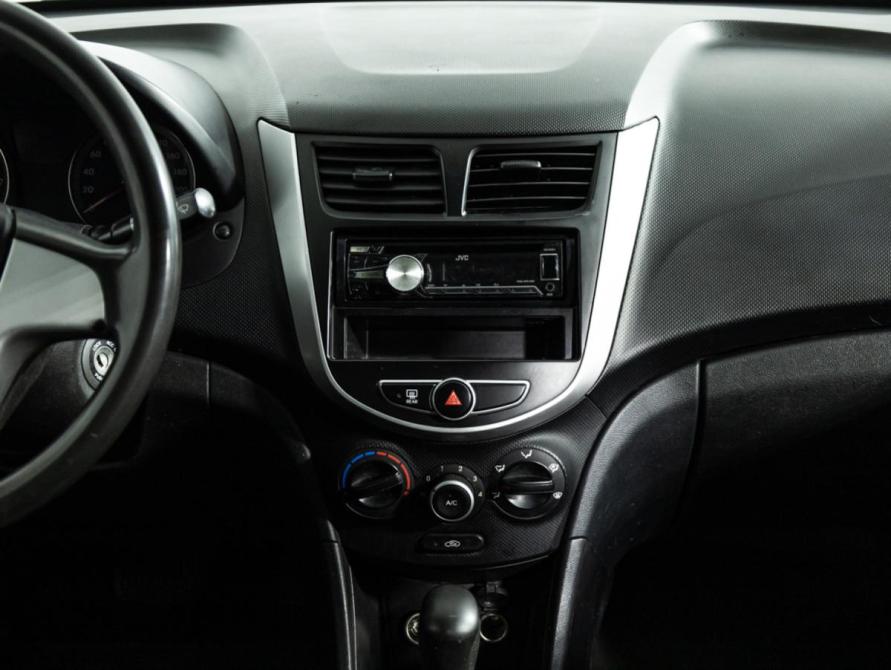 Hyundai Solaris I Санкт-Петербург  - изображение 14
