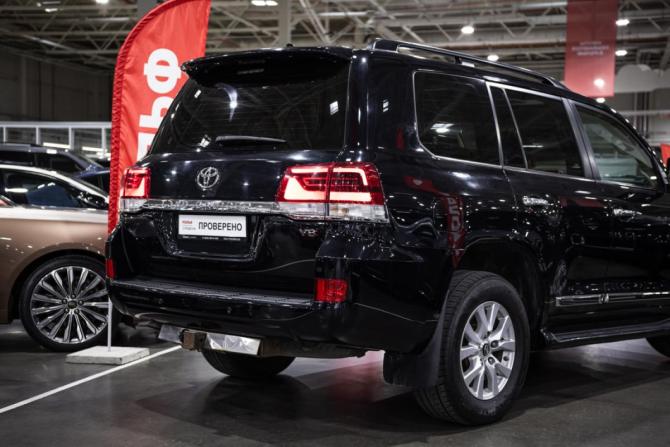 Toyota Land Cruiser 200 Series Рестайлинг 2 с пробегом 2015 года, цена 4 657 436 рублей, 301456 км, внедорожник, Автокод Объявления