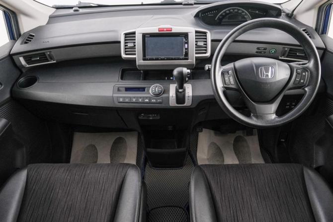 Honda Freed I Рестайлинг 2 с пробегом 2015 года, цена 1 299 000 рублей, 100400 км, компактвэн, Автокод Объявления