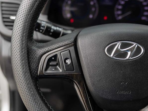 Hyundai Solaris I с пробегом 2013 года, цена 730 000 рублей, 210002 км, седан, Автокод Объявления