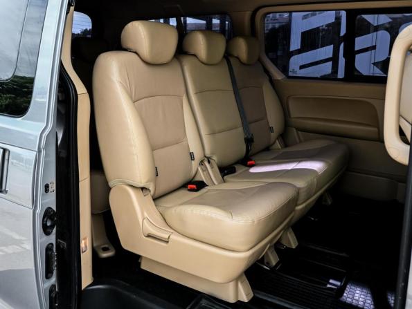 Hyundai H-1 II Рестайлинг с пробегом 2016 года, цена 2 199 000 рублей, 193419 км, минивэн, Автокод Объявления