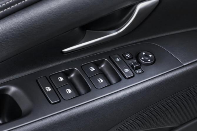 Hyundai Elantra VII (CN7) с пробегом 2020 года, цена 1 899 000 рублей, 28000 км, седан, Автокод Объявления