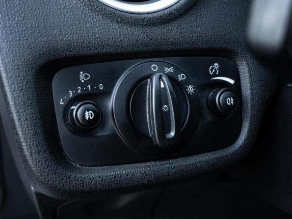 Ford Fiesta Mk6 Рестайлинг с пробегом 2015 года, цена 1 098 000 рублей, 30256 км, хэтчбек, Автокод Объявления