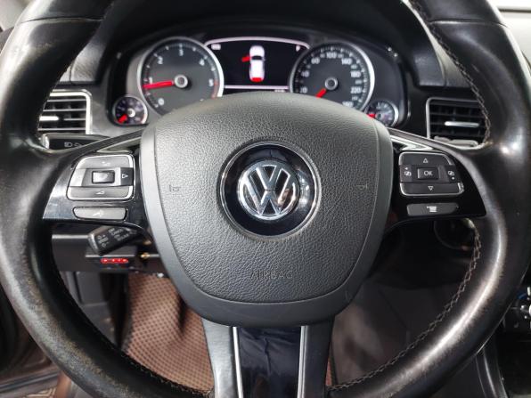Volkswagen Touareg II с пробегом 2012 года, цена 1 650 000 рублей, 331500 км, внедорожник, Автокод Объявления