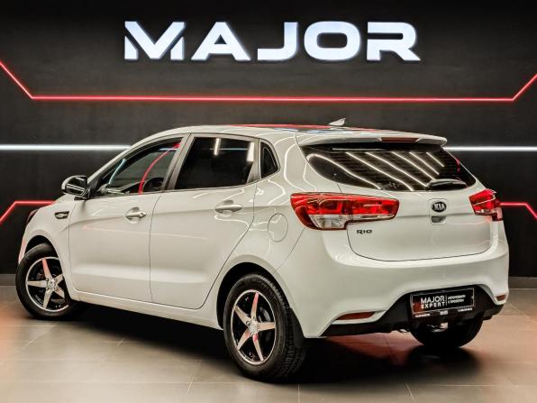 Kia Rio III Рестайлинг с пробегом 2017 года, цена 1 250 000 рублей, 104038 км, хэтчбек, Автокод Объявления