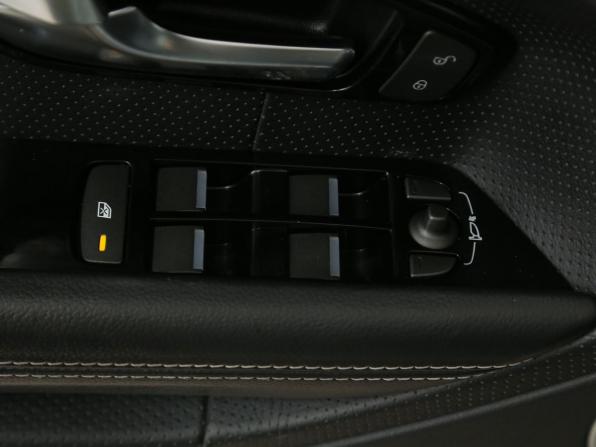Land Rover Range Rover Evoque I с пробегом 2012 года, цена 1 976 000 рублей, 132000 км, внедорожник, Автокод Объявления