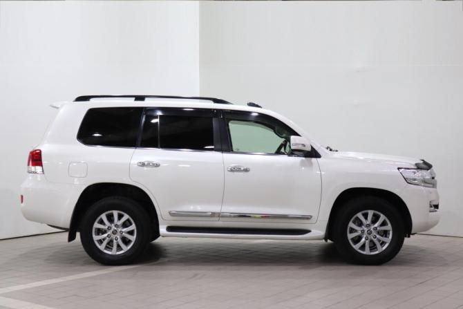 Toyota Land Cruiser 200 Series Рестайлинг 2 с пробегом 2015 года, цена 4 980 000 рублей, 244677 км, внедорожник, Автокод Объявления