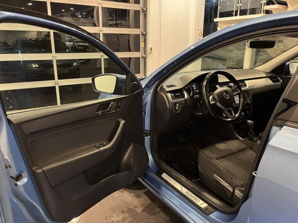 Skoda Rapid I с пробегом 2016 года, цена 1 240 000 рублей, 178671 км, лифтбек, Автокод Объявления