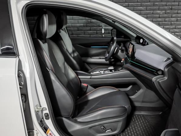 Changan UNI-V I с пробегом 2023 года, цена 2 130 000 рублей, 53886 км, лифтбек, Автокод Объявления