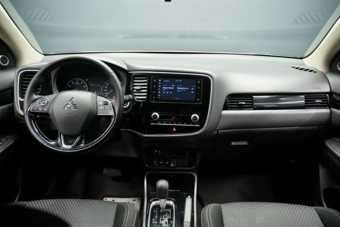 Mitsubishi Outlander III Рестайлинг 3 с пробегом 2021 года, цена 1 999 000 рублей, 123125 км, внедорожник, Автокод Объявления