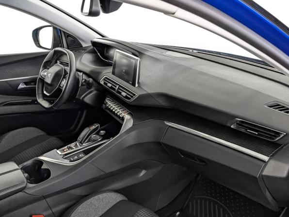 Peugeot 3008 II Рестайлинг с пробегом 2021 года, цена 2 340 000 рублей, 65160 км, внедорожник, Автокод Объявления
