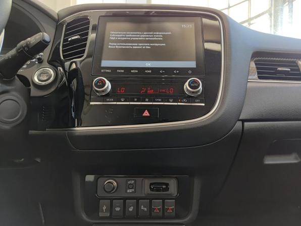 Mitsubishi Outlander III Рестайлинг 3 с пробегом 2022 года, цена 3 157 000 рублей, 57798 км, внедорожник, Автокод Объявления