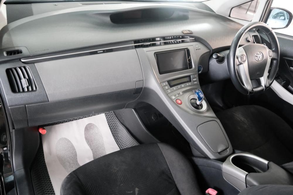 Toyota Prius III Рестайлинг (XW30) Омск  - изображение 23
