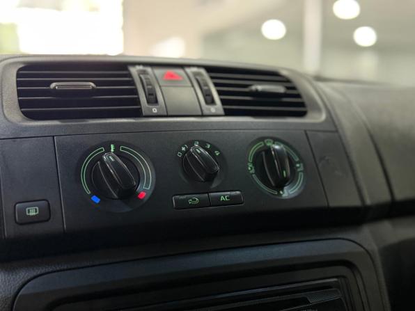 Skoda Fabia II Рестайлинг с пробегом 2011 года, цена 590 000 рублей, 56203 км, хэтчбек, Автокод Объявления