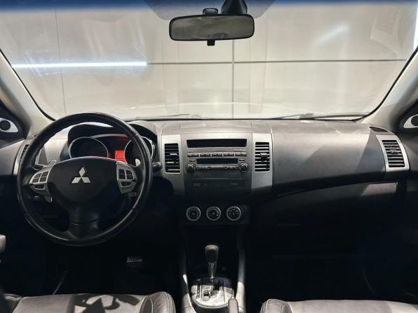 Mitsubishi Outlander II с пробегом 2008 года, цена 880 000 рублей, 246000 км, внедорожник, Автокод Объявления