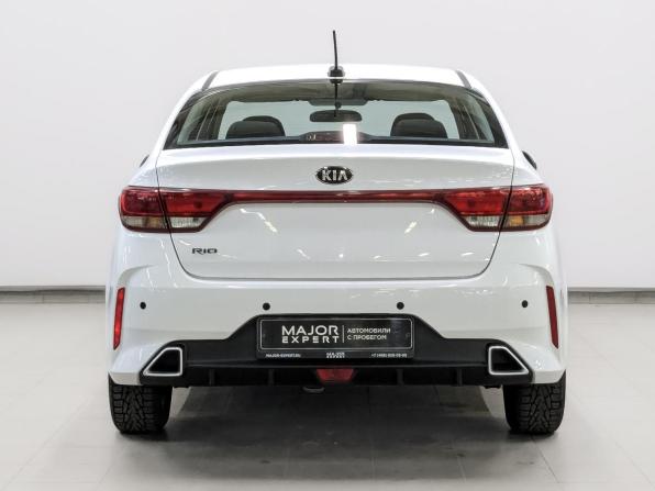 Kia Rio IV Рестайлинг с пробегом 2021 года, цена 1 420 000 рублей, 94620 км, седан, Автокод Объявления