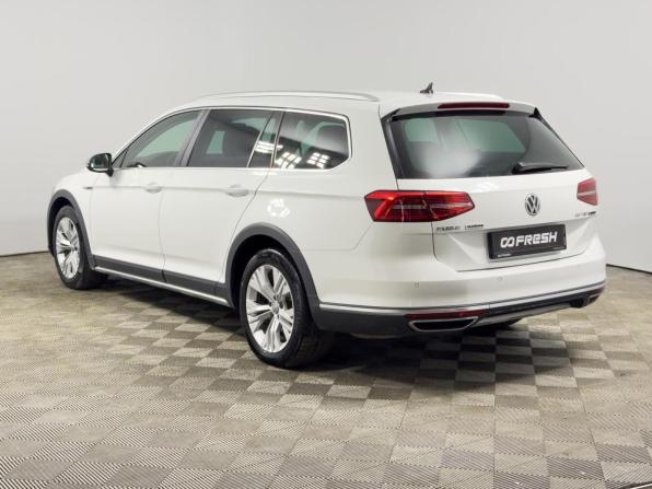Volkswagen Passat B8 с пробегом 2016 года, цена 2 635 000 рублей, 132682 км, универсал, Автокод Объявления
