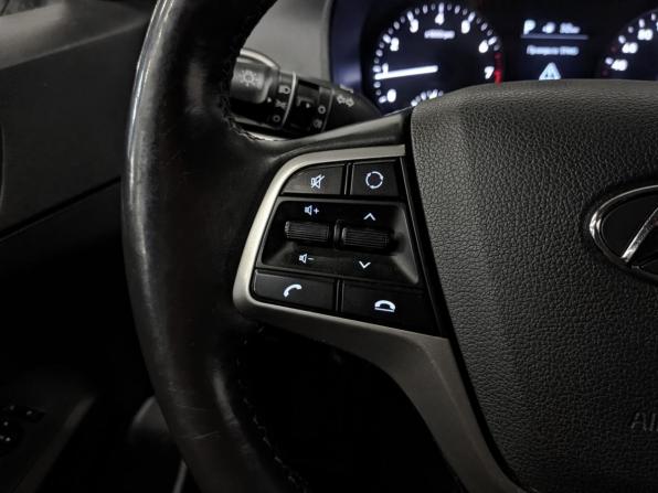 Hyundai Solaris II с пробегом 2019 года, цена 1 060 000 рублей, 141460 км, седан, Автокод Объявления