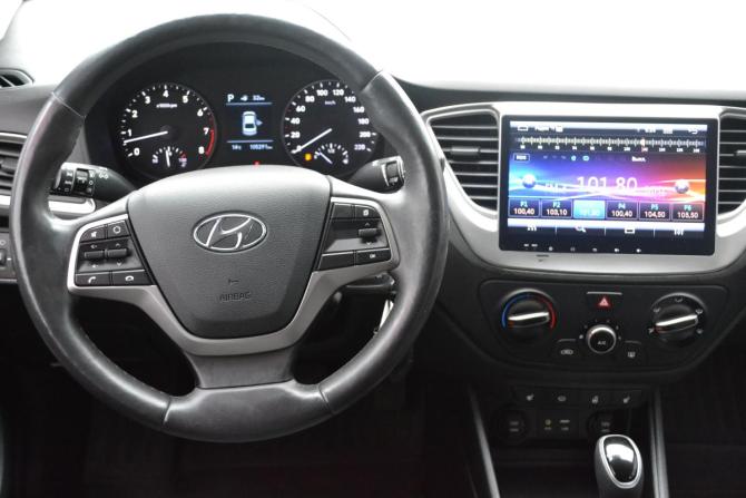 Hyundai Solaris II с пробегом 2017 года, цена 1 300 000 рублей, 105200 км, седан, Автокод Объявления