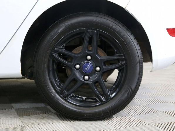 Ford Fiesta Mk6 Рестайлинг с пробегом 2018 года, цена 980 000 рублей, 87352 км, хэтчбек, Автокод Объявления