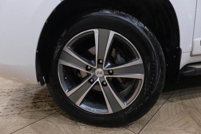 Toyota Land Cruiser 200 Series Рестайлинг 1 с пробегом 2012 года, цена 3 469 000 рублей, 273000 км, внедорожник, Автокод Объявления