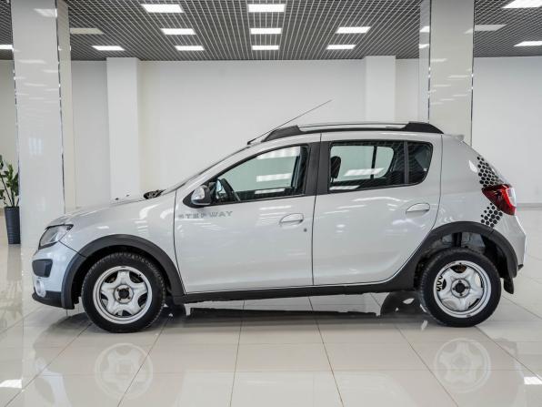 Renault Sandero II с пробегом 2015 года, цена 780 000 рублей, 133000 км, хэтчбек, Автокод Объявления