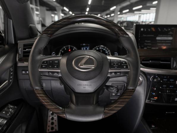 Lexus LX III Рестайлинг 2 с пробегом 2018 года, цена 9 100 000 рублей, 104122 км, внедорожник, Автокод Объявления