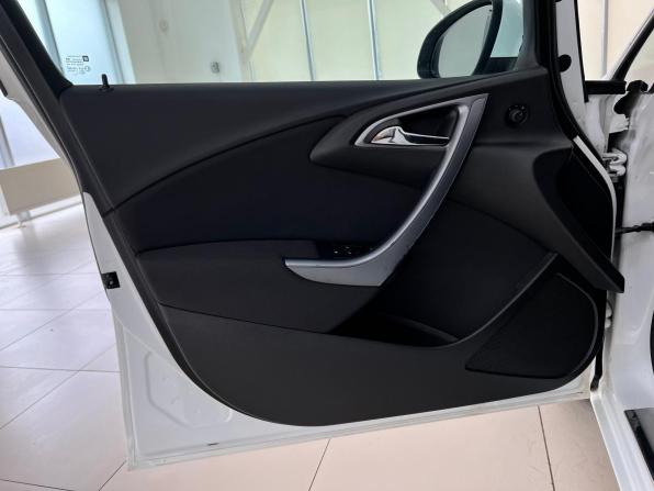 Opel Astra J Рестайлинг с пробегом 2013 года, цена 785 000 рублей, 113325 км, хэтчбек, Автокод Объявления