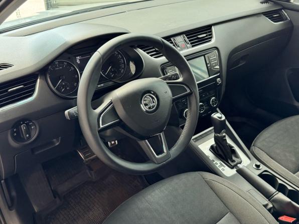 Skoda Octavia III (A7) Рестайлинг с пробегом 2017 года, цена 1 470 000 рублей, 146000 км, лифтбек, Автокод Объявления