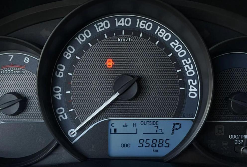 Toyota Corolla XI (E160 E170 E180) Киров  - изображение 23
