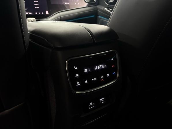 Exeed VX I Рестайлинг с пробегом 2024 года, цена 4 219 900 рублей, 4800 км, внедорожник, Автокод Объявления