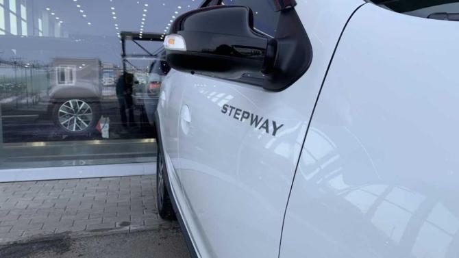 Renault Sandero II Рестайлинг с пробегом 2021 года, цена 1 180 000 рублей, 77797 км, хэтчбек, Автокод Объявления