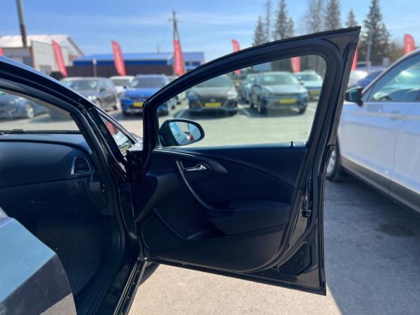 Opel Astra J Рестайлинг с пробегом 2012 года, цена 700 000 рублей, 221000 км, хэтчбек, Автокод Объявления