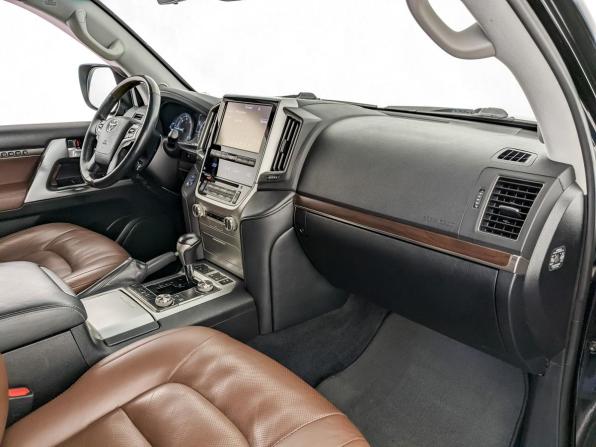 Toyota Land Cruiser 200 Series Рестайлинг 2 с пробегом 2017 года, цена 5 835 000 рублей, 167264 км, внедорожник, Автокод Объявления