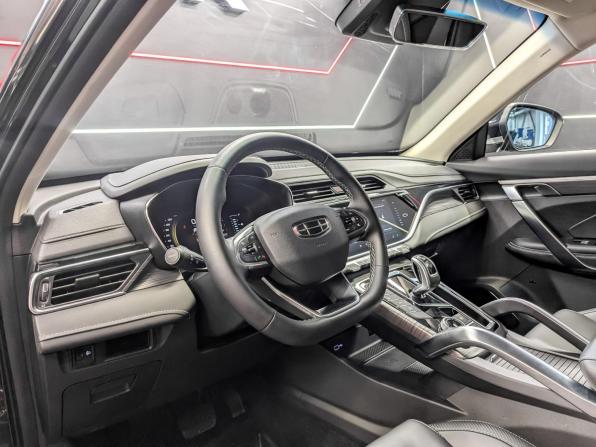 Geely Atlas Pro с пробегом 2023 года, цена 2 450 000 рублей, 24057 км, внедорожник, Автокод Объявления