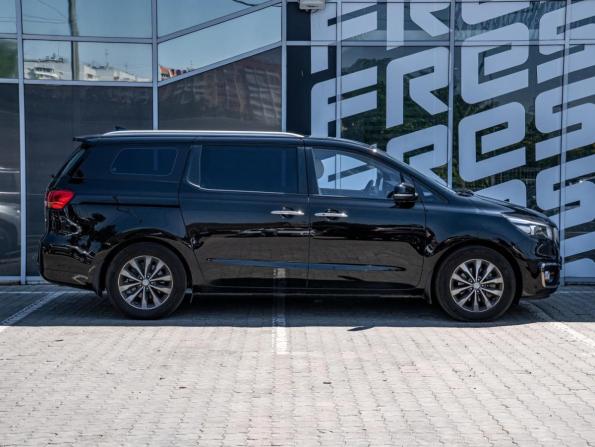Kia Carnival III с пробегом 2017 года, цена 2 550 000 рублей, 131413 км, минивэн, Автокод Объявления