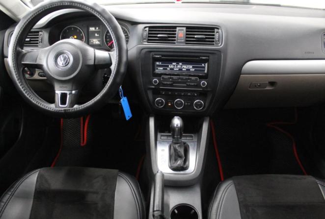 Volkswagen Jetta VI с пробегом 2013 года, цена 850 000 рублей, 131922 км, седан, Автокод Объявления