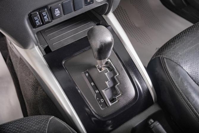 Mitsubishi L200 V с пробегом 2017 года, цена 2 899 000 рублей, 233000 км, offers.body_type.unknown, Автокод Объявления