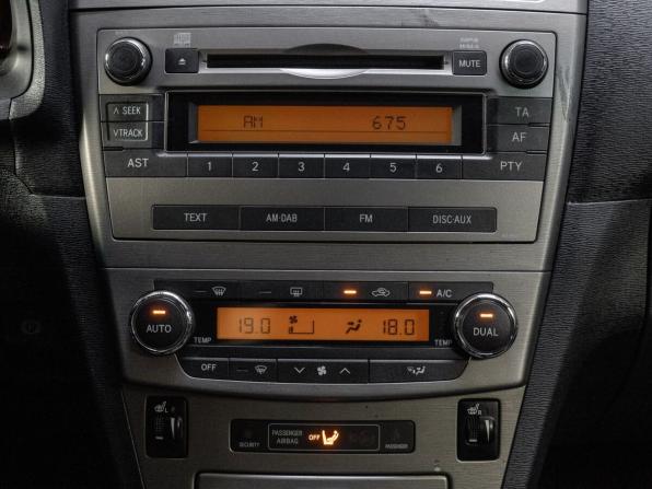 Toyota Avensis III с пробегом 2010 года, цена 990 000 рублей, 267328 км, седан, Автокод Объявления