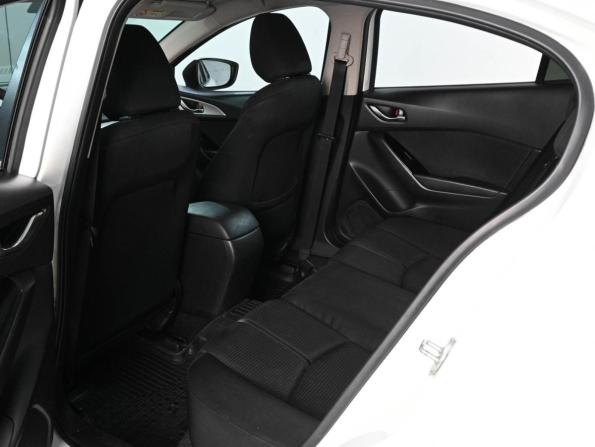 Mazda 3 III (BM) Рестайлинг с пробегом 2016 года, цена 1 429 000 рублей, 135834 км, седан, Автокод Объявления