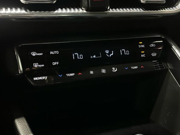 Kia K5 III с пробегом 2020 года, цена 1 770 000 рублей, 188300 км, седан, Автокод Объявления