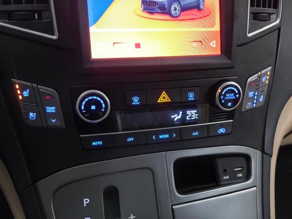 Hyundai H-1 II Рестайлинг 2 с пробегом 2019 года, цена 2 999 000 рублей, 116738 км, минивэн, Автокод Объявления