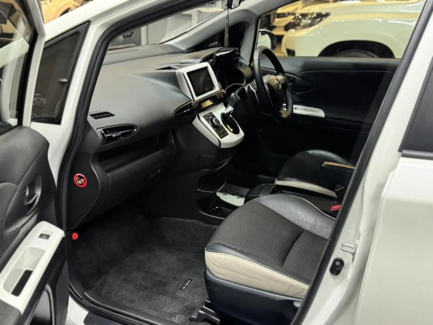 Toyota Wish II Рестайлинг Красноярск  - изображение 11