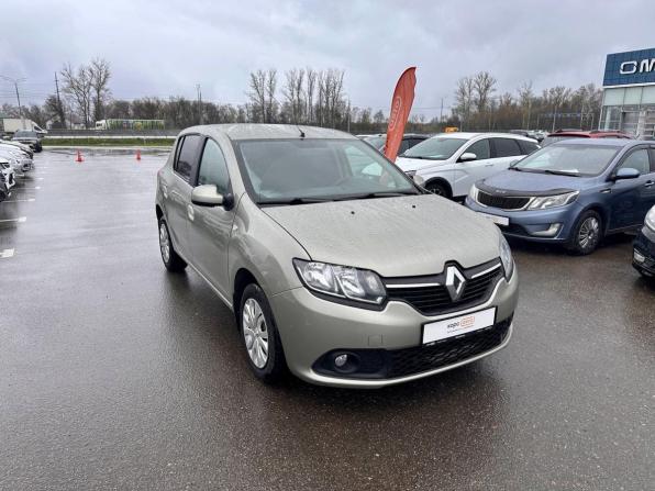Renault Sandero II с пробегом 2015 года, цена 654 000 рублей, 165008 км, хэтчбек, Автокод Объявления