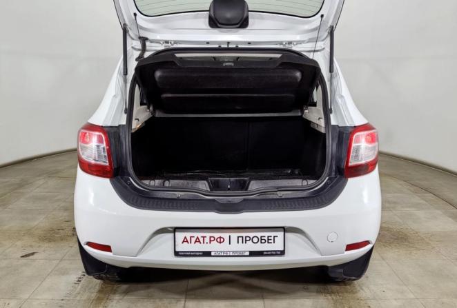 Renault Sandero II с пробегом 2015 года, цена 780 000 рублей, 82457 км, хэтчбек, Автокод Объявления