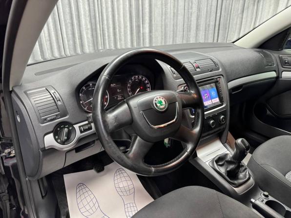 Skoda Octavia II (A5) Рестайлинг с пробегом 2013 года, цена 1 100 000 рублей, 139351 км, лифтбек, Автокод Объявления